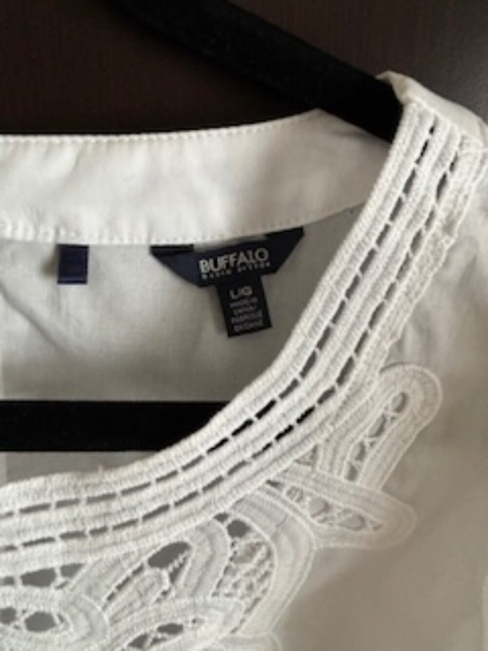 Buffalo David Bitton white cotton embroidered short puff-sleeve blouse - large - Picture 7 of 9